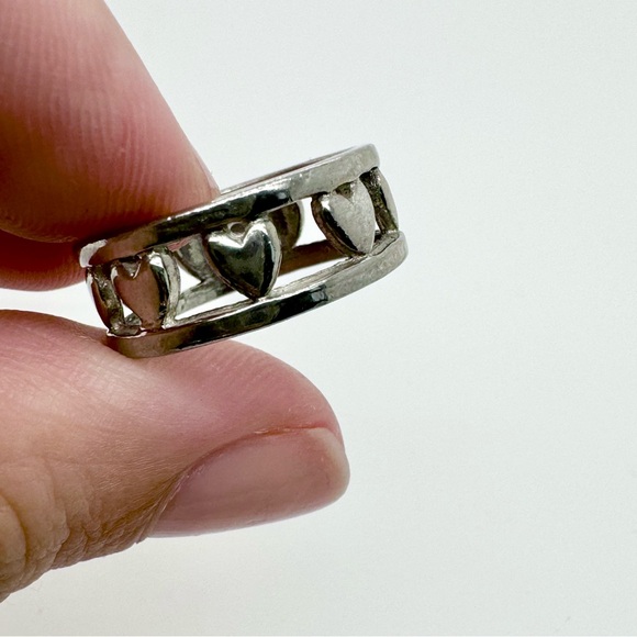 Negative Space Heart Ring - Picture 2 of 3